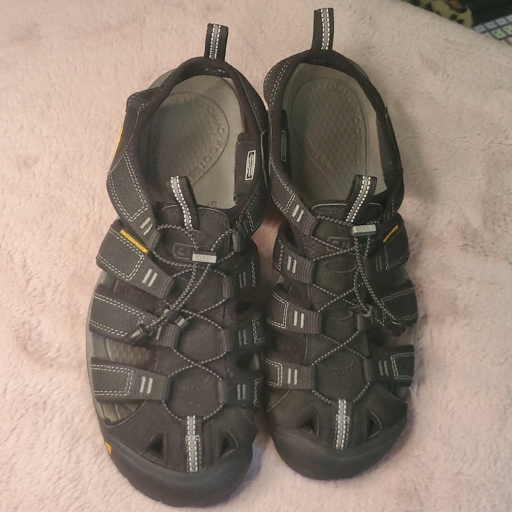 KEEN Mens Black Clearwater Lightweight Water Sandals 10M